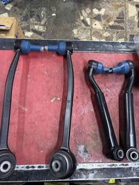 اذرع موستنك • ٢٠١٥-٢٠٢١ • صغير وكبير