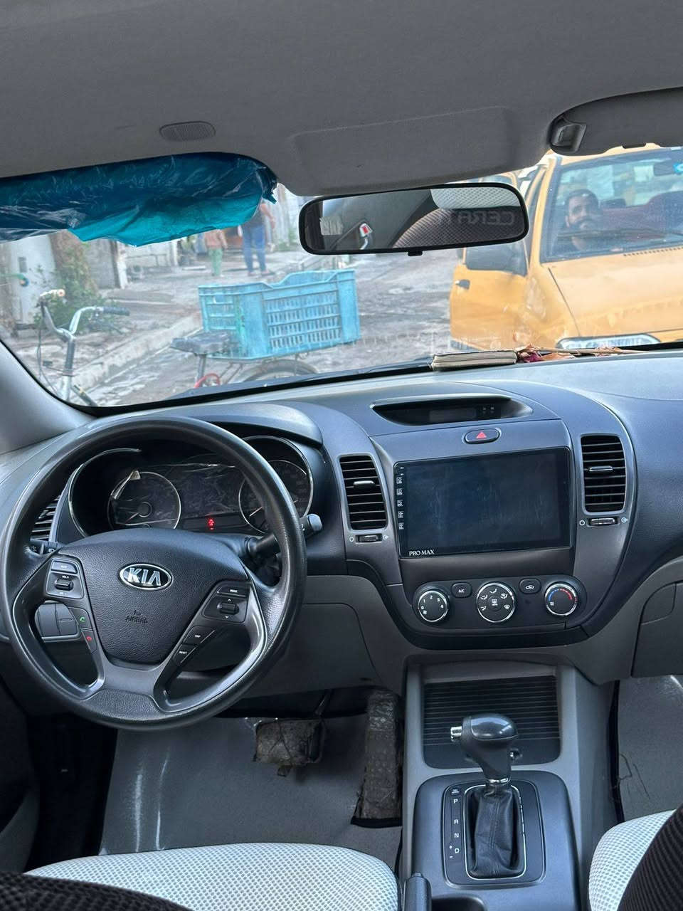 سلام وعليكم من رخصت الادمن سيراتو خليجيه نص فول موديل 16 محرك 1600 ماشيه 60 الف حقيقي  رقم بغداد  مكفوله لا ضربه ولا صبغ بيه بارد بالباب اليمنه مكينه وكير مكفولات صدر مكفول تخم تاير جديد باتري جديد السعر 135 وبيه مجال اي ستفسار اتصل *********** واتساب مكاني بغداد شارع الربيع
