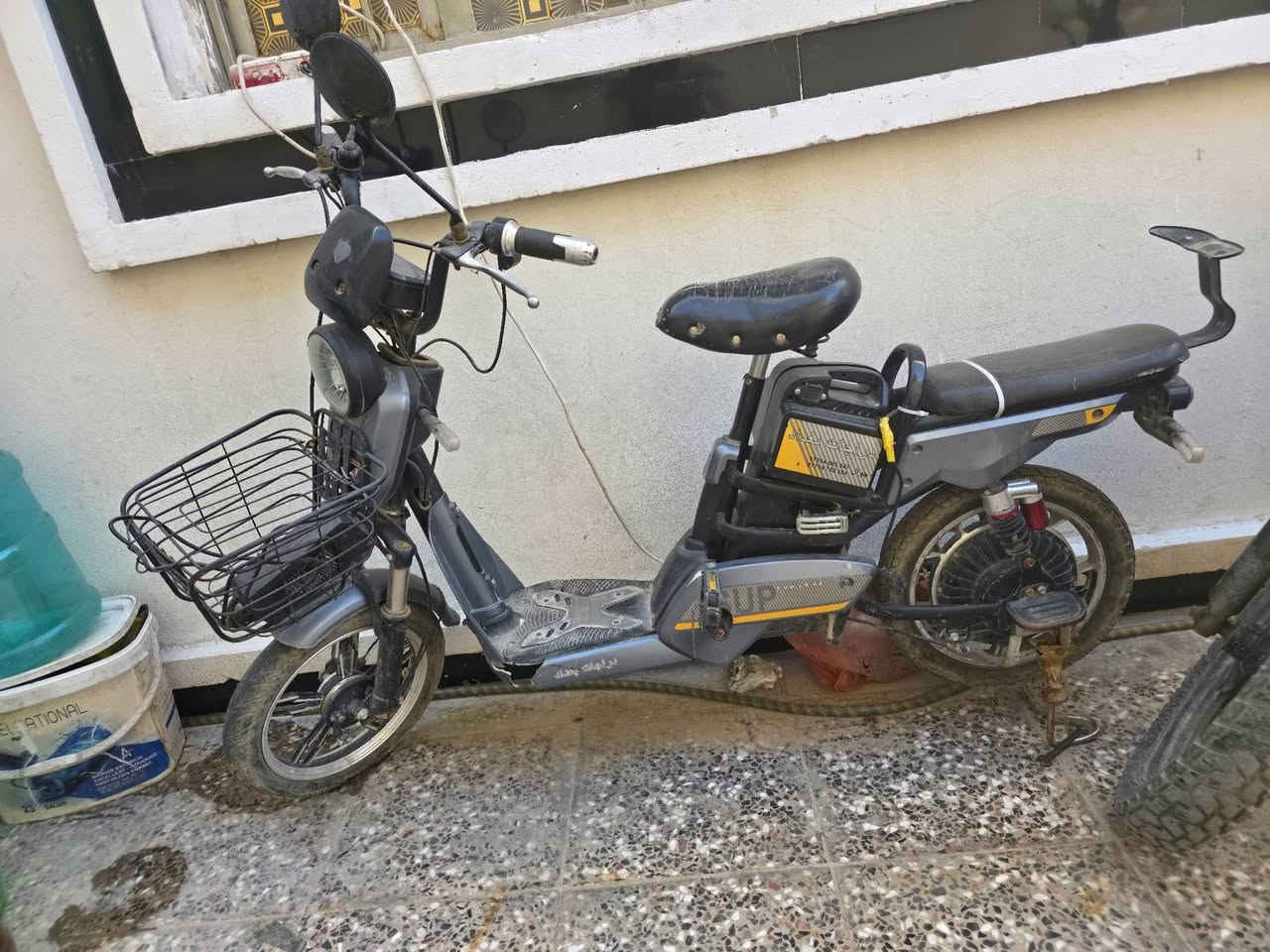ب٣٠٠ بيها مجال بطاريات جدد وشاحن اصلي


**إذا كنت صاحب هذا الإعلان وتريد حذفه لأي سبب، رجاءا أرسل رسالة إلى الدعم الفني**