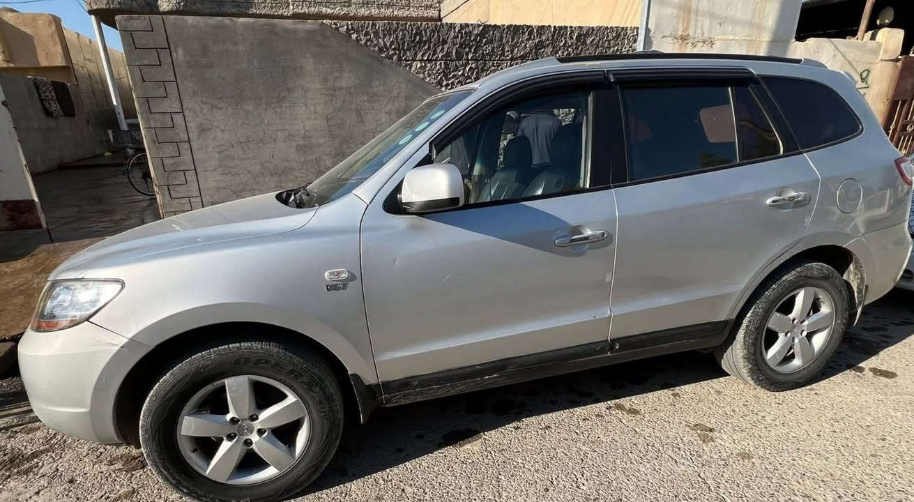 سنتافي 2009 بلادي خليجي بانزين اصل
تحكم استيرن  فتحه   كرسي كهربائي 
ادولت كصه وحده امتوم كامل
ملاحضه السياره بيه منضومه غاز انسه صرف
السعر 58 ورقه امراوس ترهم 
النترا سوناتا اوبتما
بغداد ***********
