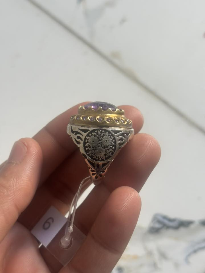 مجموعتي الشخصيّة الثانية للبيع
الخاتم الأوّل جمشت أفريقي فضة ٩٢٥
 تراش و صياغة ملكيّة يدويّة مع شهادة منشأ ، صياغة ثقيلة جدّاً ٢٧ غرام و نص

الخاتم الثاني فضة ٩٢٥ گصبة عقيق يمني مشمشي ( الحجر قديم ) صياغة 
يدويّة ثقيلة جدّاً

الخاتم الثالث فضة ٩٢٥ من در النجف الصافي الزلالي صياغة يدويّة 
مخطوط ( هو النور ) 

الأسعار راح تكون مُراعيّة للناس الجنّاية و الّي على باب الله 

يعني ما راح تكون مثل ما يغنّون بالسوگ 

الأسعار راح تكون بالخاص و ان شاء الله ما أقصّر وي الجميع


**إذا كنت صاحب هذا الإعلان وتريد حذفه لأي سبب، رجاءا أرسل رسالة إلى الدعم الفني**