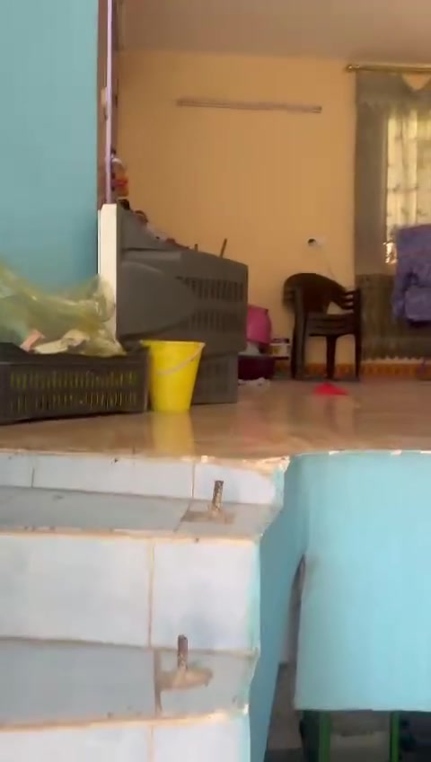 السلام عليكم ورحمة الله وبركاته اللهم صلي وسلم وبارك على سيدنا ونبينا محمد وعلى آل بيته الطيبين الطاهرين ... من رخصة مسوؤلي الكروب ... يوجد قطع من بيت للبيع او (مراوس في مناطق حي العامل او البياع والمناطق القريبه عليها ) ... طابو صرف سكني ( يعتبر قطعة أرض )بناء نهاية عام ٢٠١٢ بجانب الرصافه ناحية بغداد الجديده بمنطقة الامين الثانيه نواب الضباط سكينه وكريات بسايد جامع الرحمن ( مقابيل التشجير ) قبل الجامع ب١٠ بيوت  ويبعد عن سريع القناة مسافة  ( ٢٠٠ ) م   مساحته 110م  جبهه 4.40م ونزال 25 م ( غير مقطوعه ) من اصل ٣٠٠ م  مساحة البيت الكليه ... رصيف البيت عرض (  ٤  ) م .... وعرض الشارع (  ١٥ ) م  ومقابيله تشجير  ... يتكون من ثلاث طوابق ... الطابق الارضي يحتوي على ...  كراج  + استقبال + حمام 
وتواليت شرقي (مشترك )+ منور كبير +حولي مع الدرج  + غرفة نوم  والطابق الاول يحتوي على ... ( ٢ ) غرفة نوم +  بلكونه  +  حمام وتواليت مشترك شرقي وغربي والطابق الثاني يحتوي على ( ١ ) غرفة نوم + حمام + تواليت شرقي + سطح اولي صغير ... ويوجد فوق الطابق الثاني سطح للبيت كبير   ....  ملاحظه/ البيت غير مقطوع.... ينقطع من البيت الي بالصوره المرفقه .... من جهة الحايط الي بي التانكي الاحمر ... وهاي الصفحه يوجد بيه كل الخدمات ... ويكون القطع على المشتري  ...... سعر المتر( 1.500.000 )  ....  للإستفسار الإتصال على الرقم واتساب *********** ( اترككم مع الصور + مقاطع الفديو... الخاصه ب ١١٠م  )
