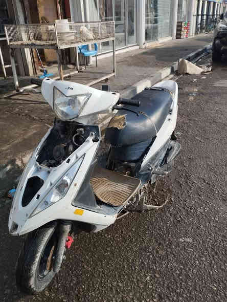 دراجه اسيام للبيع كلشي ما بيه شغاله المكان الكوفه حي ميسان قرب نفق المختار السعر ٢٣٠وبيه مجال قليل رقم الهاتف ***********
