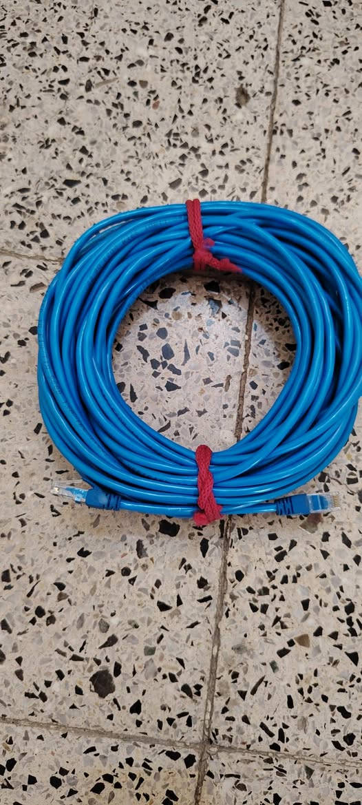 منضومة انترنت مستخدمة نضيفة متكونة من: 

⛔ بور بيم m5 400 

⛔ واير كات 6 طول 20 متر

⛔ عامود طول 3 امتار

⛔ قاعدة لتثبيت العامود

⛔ ups مستخدم

......... سعر 120.000............ 

للتواصل ***********

