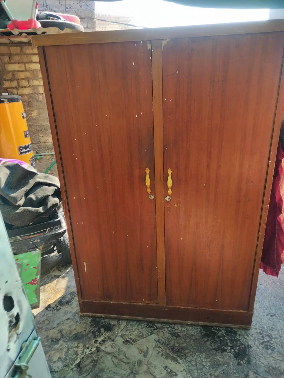 السلام عليكم بنات كنتور أبو البابين ب60 وبيه مجال
***********
