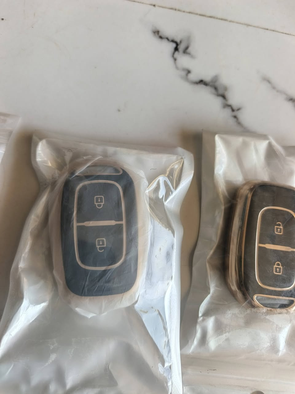 توفرت في محل ادوات احتياطية رينو عام بصمات و ميداليات رينو واشكال والوان حلوة وتوصيل موجود لجميع المحافظات البصمة والميدالية والتوصيل ب ١٠ الف فقط... ***********
