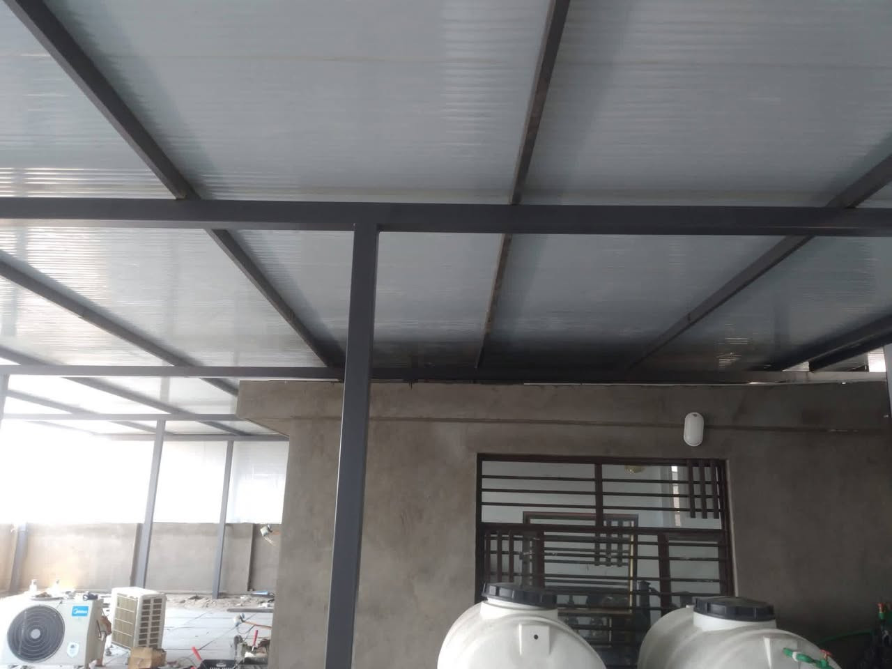 يا الله مستعدون لعمل جميع اعمال الحداده خزانات جملونات لحام بانواعه عمل و كرستعده وعمل تغليف الواجهات عمال السندويج بنل سقائف الكيسبان 
هاتف *********** واتساب
