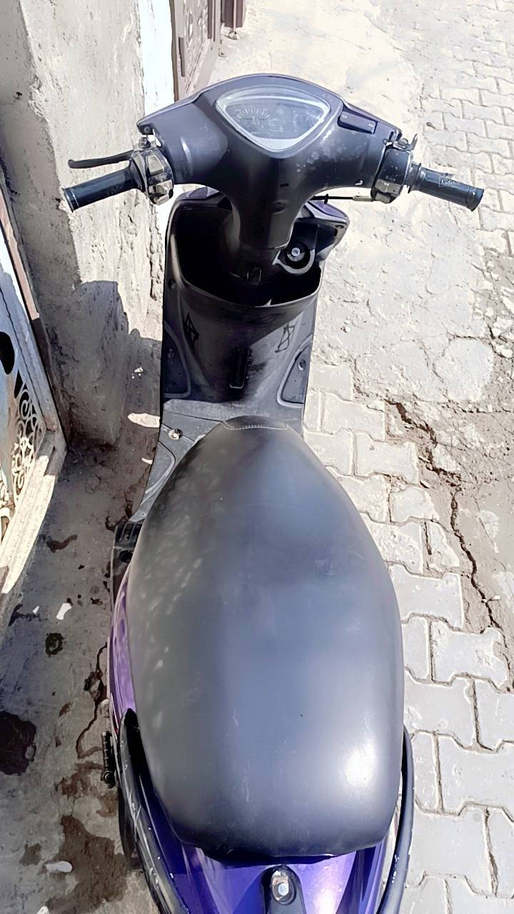 سلام عليكم دراجة  ماكس 120 للبيع او مراوس دراجة مكينة حلوة خرسةودراجة شلعة ومعدل  تايرات جدد كفرات ختم واحد جدد كهربائيات شغالة ليتات زنون عالي وناصي المكان دورة المكانيك سعر 475 بيهة مجال  وهاذة رقمي *********** وبي وتساب
