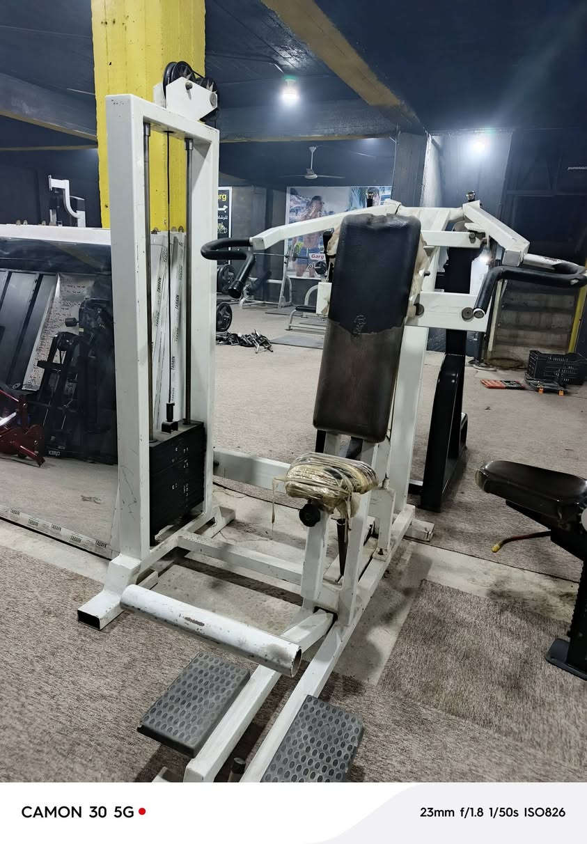 جهاز ضغط قبضتين امامي وخلفي
شغال 
السعر ٢٥٠ سعر مناسب جدا 
للاستفسار مراسله الصفحة او الاتصال على الرقم ***********
