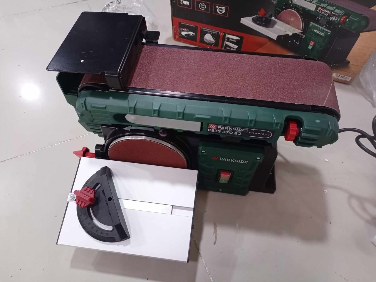 كود منتج 30295 
سنفرة ثابتة كهربائي شريطي قياس 100في915 ملم و مدورة 150 ملم قوة ماطور 370 واط ويها 5 اشرطة احطياط ماطورها نحاس جدا قوية ما تتوقف اب سهولة عند استعمال ماركة بارك سايد جديد لوك
سعر: 105 الف
سعر شريط كاغد: 3 الف
0770 258 1737 واتساب محل من ساعة 9:00 AM الى 6:00 PM 
*********** واتساب رسائل فقط 24 ساعة
