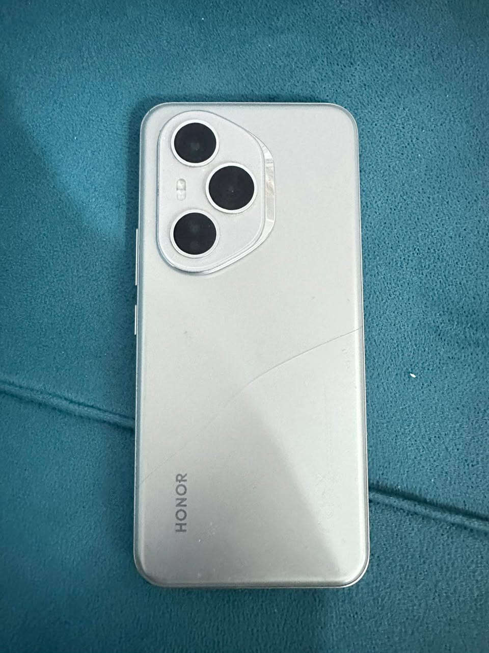 سلام عليكم هونر 400برو
ذاكرة 512 /و الداخلية 12+12
فول نضافة بس بي فطر بضهر ضرر شركة
وملحقات كاملة قيم واخذ بس ب اليرضي الله
اني رايد بي 575 وبي مجال


**إذا كنت صاحب هذا الإعلان وتريد حذفه لأي سبب، رجاءا أرسل رسالة إلى الدعم الفني**