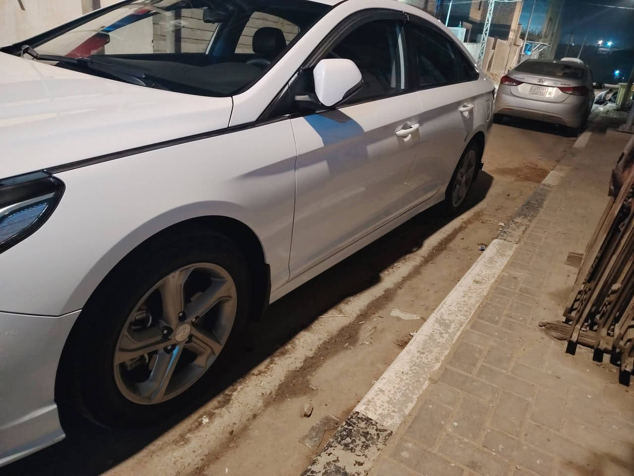 سلا عليكم سوناته البيع موديل 2023كفاله عامه وارد كوري مكفولة من صبغ وتبديل وضربه مكينه كير كله كفاله رقم بصره تحويل ثاني يوم سياره غاز فقط  فول مواصفات تحديد مسار رادارات سياقه ذاتيه سايد بريك بصمه تبريد تدفئة بل كشن كهربائي كشنات جلد مكان سياره بصره سعر 185وبيه مجال ***********
