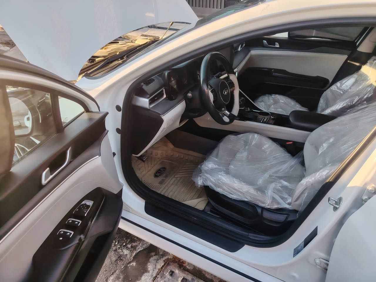 كيا K5موديل 2021
خليجية كفاله عامه
محرك 2000
ماشيه 110
كير ومحرك وحداده جاهزه
السيارة جاهزه مابيها نقص
رقم بغداد
سويجات 2
تخم تاير جديد
بيها بارد بلباب بسيط
السعر 190$
المكان الناصرية حي اور
ه/***********
