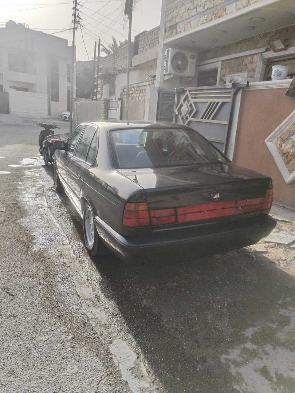 بي ام موديل 1990حجم 535 كير اوتو اربعة جام كهرباء  سنتر لوك سلايت روف رقم بغداد مكان  بغداد حي الإعلام يوجد وات ساب ***********   ملاحظة مفقودة سنويه بيه كتاب قاضي تفاصيل سنوية من مرور وعندي سنوية استنساخ سعر 48 بيهه  مجال
