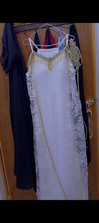 ملبوس مرة وحدة • للبيع • ملابس