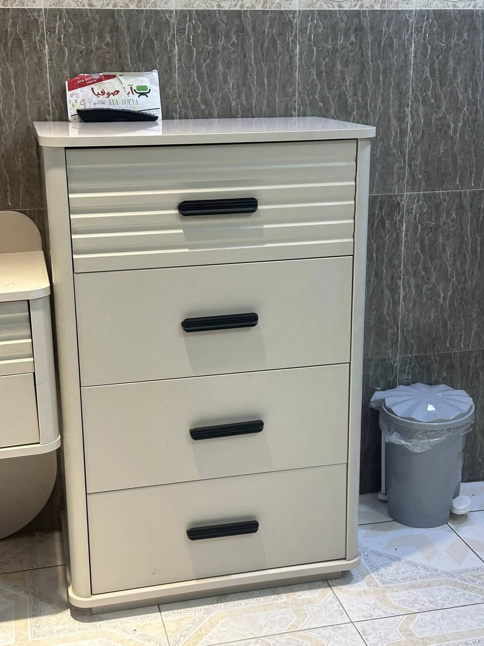 غرفه نوم تركي شاه اخذتها ب ٣ملايين و٢٠٠ واريد أشيل  ٩قطع ( كنتور ٦ أبواب وچربايه وميز مرايا وميز درور ومرايا زاويه وطابوريه وشازلون وميز صغير عدد ٢) + الدوشگ هديه🎁


**إذا كنت صاحب هذا الإعلان وتريد حذفه لأي سبب، رجاءا أرسل رسالة إلى الدعم الفني**