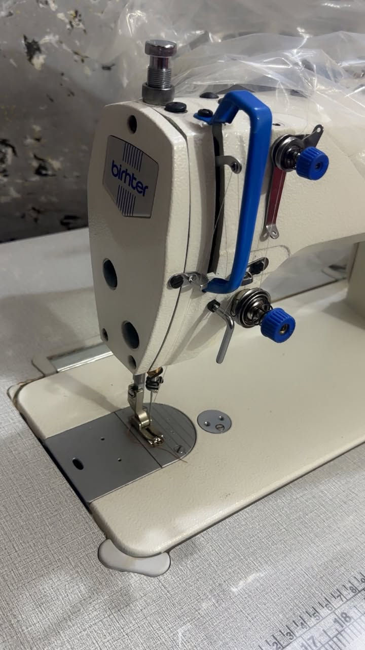 السلام عليكم مكينه براذر حاسبه كاتم تحكم سرعه تحكم ابره تحكم اناره بالكارتون المكان بابل-الاكرمين السعر: 330 الف فقط وبيها مجال للطيبين مع هديه سيت ابر مع دبة دهن مع هديه بسيطه ومواكيك ،  الرقم :*********** .
