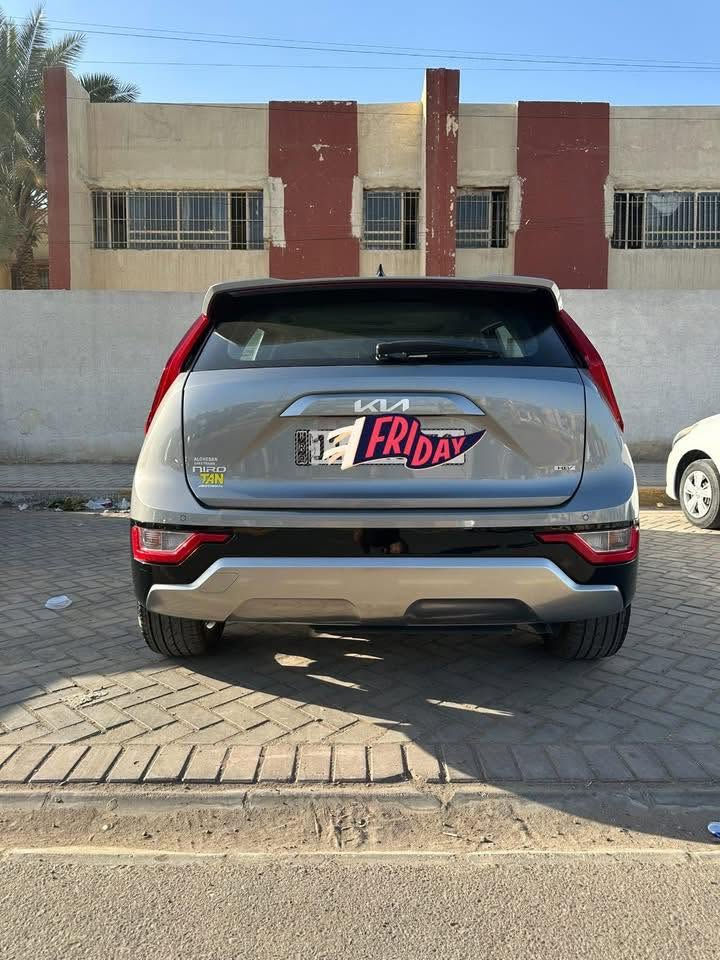 السلام عليكم ..

كيا نيرو هايبرد موديل 23 ماشية 54 
ضررها تبديل بنيد بدون شاصي بدون دواخل الايرباكات كلها سليمة  صور الحادث موجودة 

السيارة فول مواصفات
 
⚠️ لايتات لد عدستين 
⚠️ ويل الحجم الجبير ١٨ 
⚠️ كراسي جلد ومخمل 
⚠️كراسي تدفئة وكهرباء 
⚠️فتحة سقف 
⚠️ شاشة الحجم الجبير 
⚠️حساسات وكامرة 
⚠️بصمة وتشغيل عن بعد 
⚠️ رادار امامي وجانبي 
⚠️نقطة عمية
⚠️ تحديد مسار ومثبت سرعة 
وتحذير من الاصطدام 
⚠️ تبريد امامي خلفي مناخين
⚠️اوتو هولد وهاند بريك بصمة  
⚠️ لد داخلي متغير 
⚠️ اشاير بالمري وشفط
وبعد هواي مواصفات بيها المعروفة
⚠️الاطار الخارجي يكون لامع مو العادي 

تخم تايرات جديدة السيارة نظيفة كلش وجاهزة مابيها اي نقص 
السيارة باسمي وتحويل ثاني يوم  
السيارة مكانها بغداد ***********
