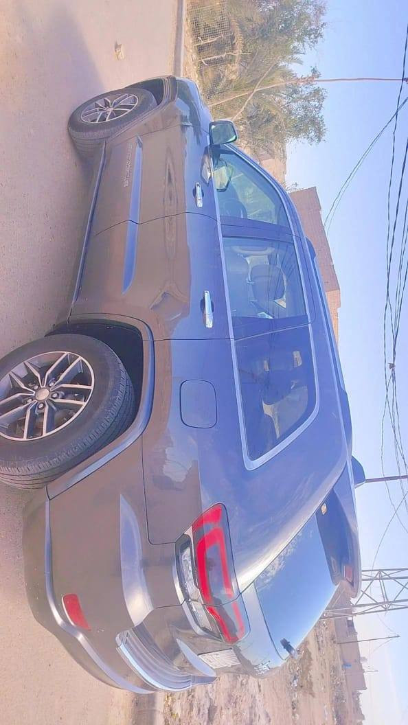 جيب لاريدو
وارد أمريكي 
كفاله من صبغ
حادث دعاميه مشدوده شركه
موديل 2017
رقم ***********
سعر 200
