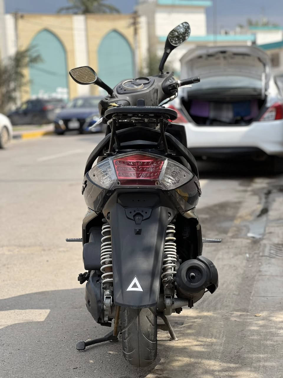 سكنس فحل نوزل ام الطلاعات
شاشة 3 الوان / مازده داخلها لون نحاسي / ويل ذهبي / قبغ هندر / مرايات وسيبايه
دراجه مكفوله - مكانها الاعظميه ***********
