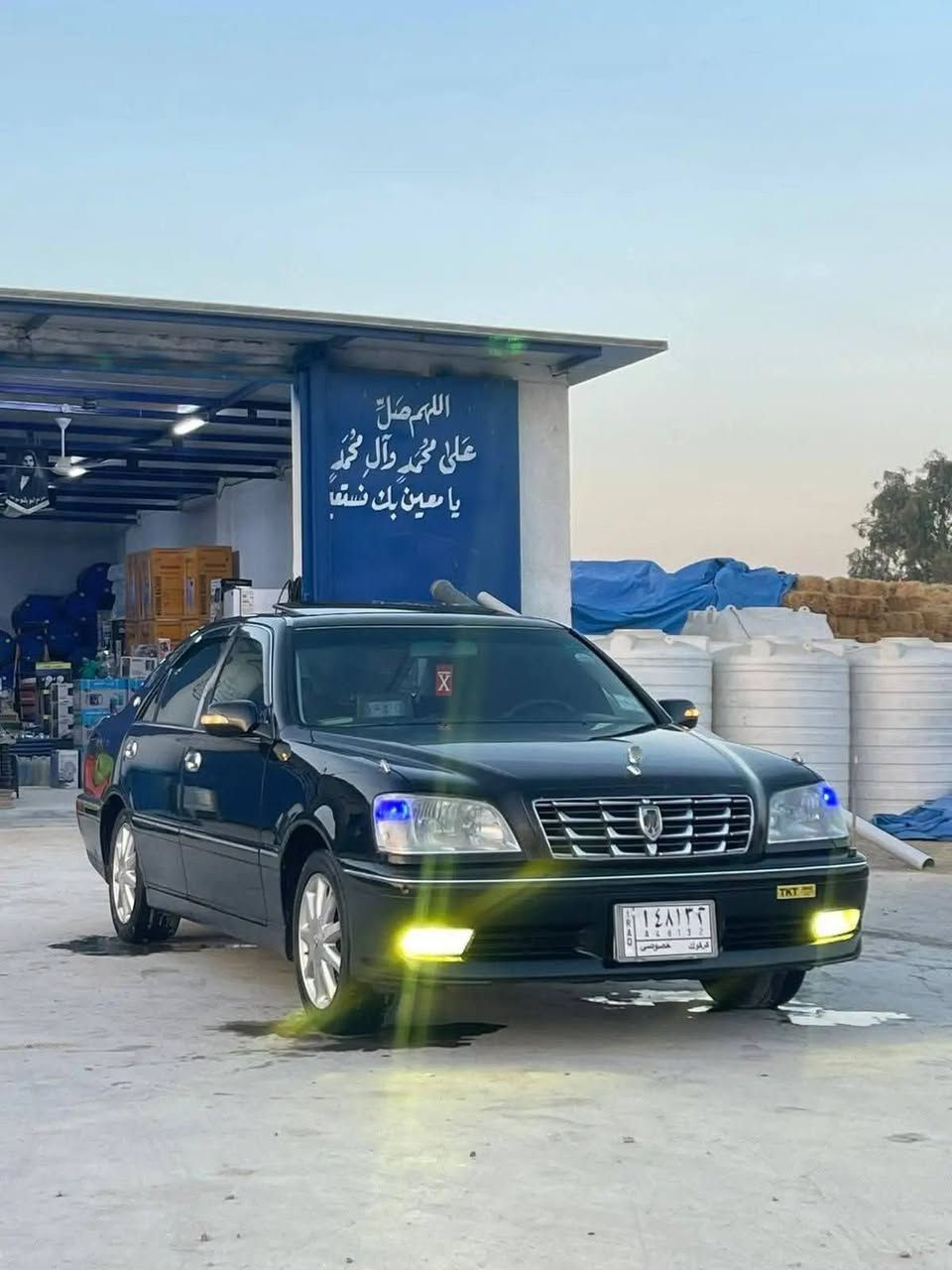 للبيع تيوتا كروان ملكة مديل 2003 اصل***********
السياره  مفحوصة مرور وكمرك ودافع كمرك (باقي بس فلوس الرقم ) السياره كفاله عامة من كص وضربة ونقل جثة واصوليات ورسميات وكالة ثاني يوم بااسمك السياره ملسق ولوحات ورقي وسنوية عظم 
مواصفاتها السياره
✅ اصل كرستال 
✅ديفور الجبير 
✅شاصي 75 
✅4دكم  
✅مري شفط 
✅ستيرن كهرباء
✅كشن كهرباء
✅برده خلفية 
✅تحكمات خلفية 
✅جام كهرباء 
✅داخل اسود جلد بلاد 
✅ويل نجمة نفطي 
✅تخم تاير جديد  
✅حدادية بلجيس 
✅سبير + عده كاملة 
✅تبريد ثلج سلبت 
✅قواعد ضوئية 
✅شاشة كبيره كرستال     
السياره تحويره نجف فوك وجوه دشبول عارف العيساوي     
السياره كاملة مكملة•••(ألـسـعر 115$ وبيه مجال)   لتواصل
***********
