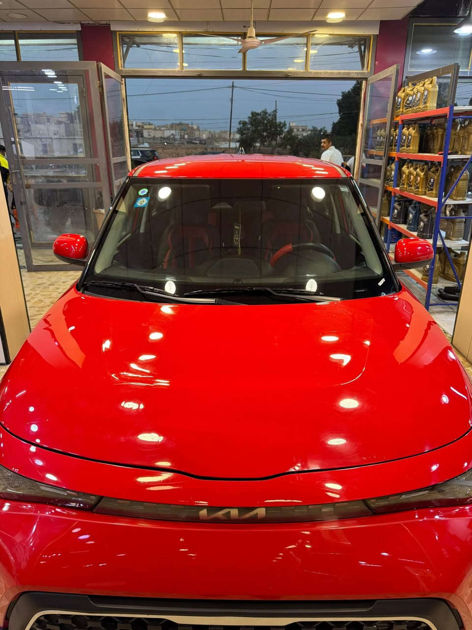 كيا صول موديل 2025 
اللون احمر صدفي 

رقم باسمي تحويل ثاني يوم 

رقم بغداد دولي 

ماشيه 13 الف ميل 

محرك 2000 دوش 

فول مواصفات ماعدى البصمة والتنته 

رادار امامي +رادار خلفي 

حساس 4 جهات 

نقطه عمياء 

تحديد سرعه 

تحديد مسار

مثبت قياده 

كامره خلفيه 

حادثها شبرين بلبنيد فقط 

مرجعها بارد ومصبوغ كد الشبرين 

يعني اي قطعه ب السياره مامبدله 

وصور الحادث موجوده 

السعر 185 بيها مجال حق الجيه 

*********** 

ميسان العماره
