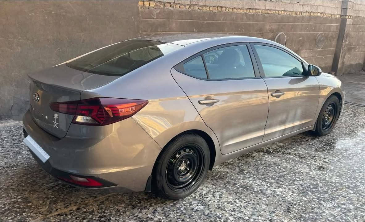 السلام عليكم

للبيع  النترا وارد امريكي موديل 2020

رقم اسليمانيه الدولي الجديد تحويل ثاني يوم 

ماشيه 76mi الف

 حادثه بس دعاميه اماميه  

السياره ليبل واحد 

محرك 2000 دوش لا تبخير ولا تنقيص

 كير المرغوب at تلاثه انضمه قياده 

رادار + تحديد مسار +توقف ذاتي 

شاشه كبير كار بلي

كامره دواره 

صدر امامي خلفي جديد

تخم تاير جديد 

لايت زنون عالي وناصي 

السياره كفاله لغد شاصي مكفول

ملاحضه/ صور حادثه مرافق المنشور 

السعر 138 وبيه مجال مكاني بغداد 

للاستفسار ***********
