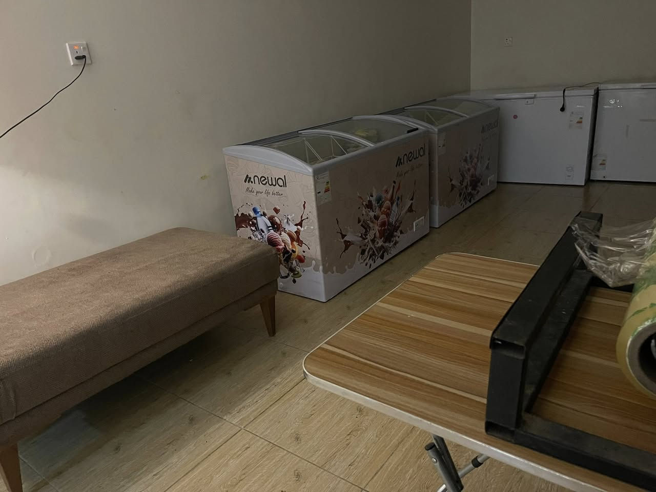 عارضات للبيع حجم الكبير عدد٢  الوحده ب٤٠٠ الف 
مجمده حجم الكبير  ب٤٠٠ سعرهه

للاستفسار ***********
