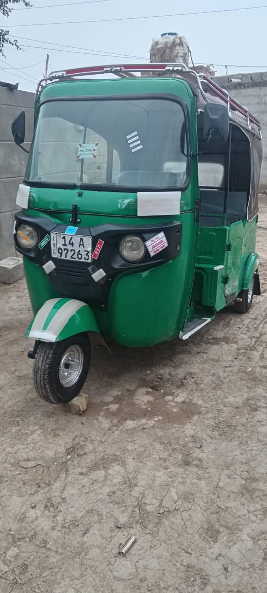 تكتك للبيع 22شهر 11 مضلع رقم بصره كفاله عامه السعر 7800 وبيه مجال الشراي يتصل ***********
