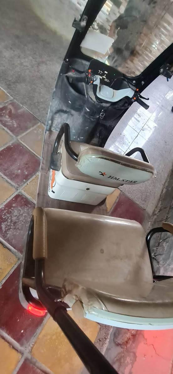 للبيع ستوته شحن ٥بطاريات صار ٣اشهر طالعه من شركه أوراق بيها العنوان طويريج سعر مليون و٢٠٠ وبيها مجال تخبل شرط الفحص شحن سريع ويدوم للإستفسار اتصال عله رقم ***********
