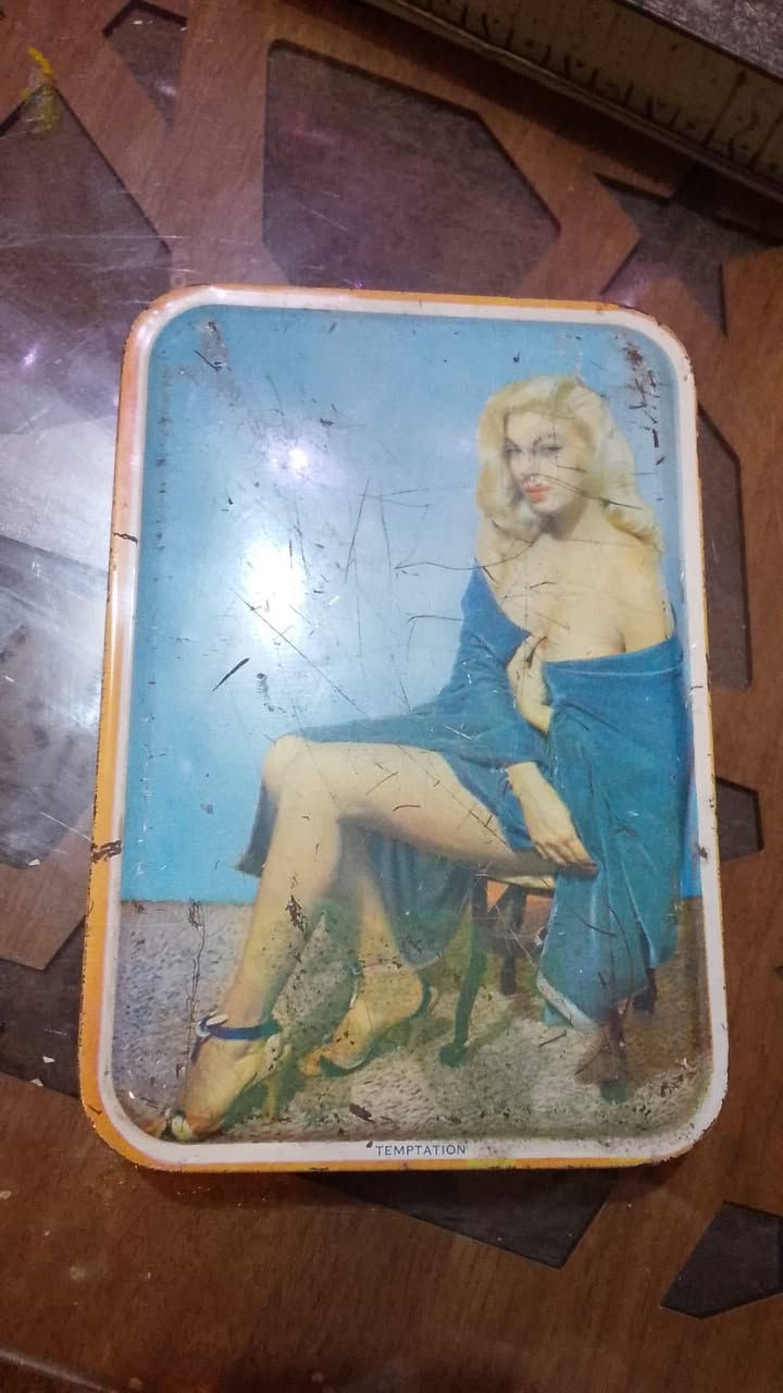 علب قديمه سنة خمسينيات  وستينيات واحده عراقيه فقط    المهتم التواصل خاص.        العنوان بغداد


**إذا كنت صاحب هذا الإعلان وتريد حذفه لأي سبب، رجاءا أرسل رسالة إلى الدعم الفني**