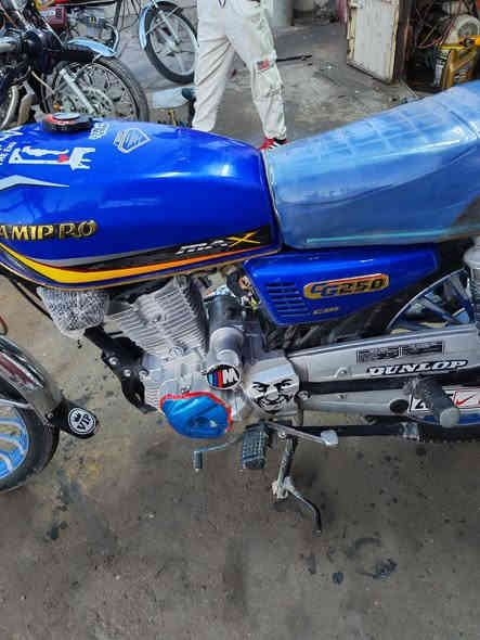 ماطور نامي برو مكينة ٢٥٠ سي سي مستعمل قليل 
السعر مليون و٥٠ الف وبي مجال
ملاحظة مكلف بالنشر وهذا رقم صاحب الدراجة
***********
