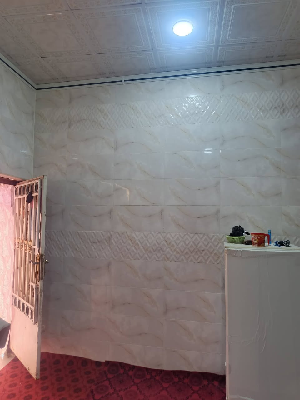 السلام عليكم بيت مساحه ٢٢٠ متر المكان حي الزهراء قرب حي ابو سلام خدمات مجاري تبليط ماء اساله للأستفسار ***********
