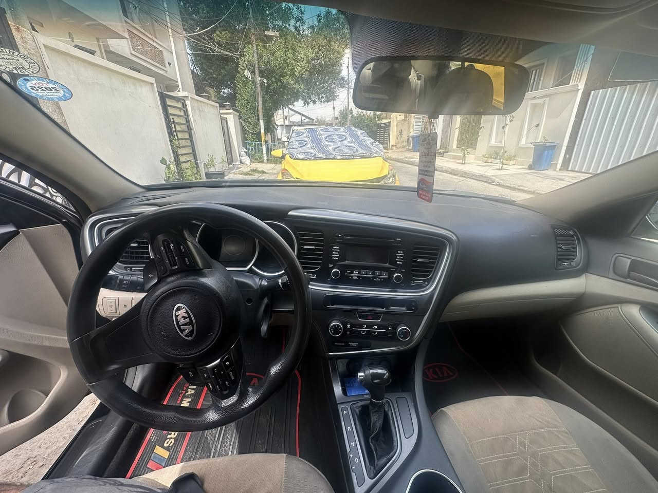 كيا اوبتما للبيع موديل ٢٠١٥ ماشيه 110 سياره مال بيت نقوصات بسيطه كلش تبريد ثلج مكينه 2400 gdi وارد امريكي  حادثهه حلو موضح بلصور وبيهه باب خلفي مبدل اصلي  السعر 100وبيه مجال بسيط للاستفسار اتصل وتدلل ***********
