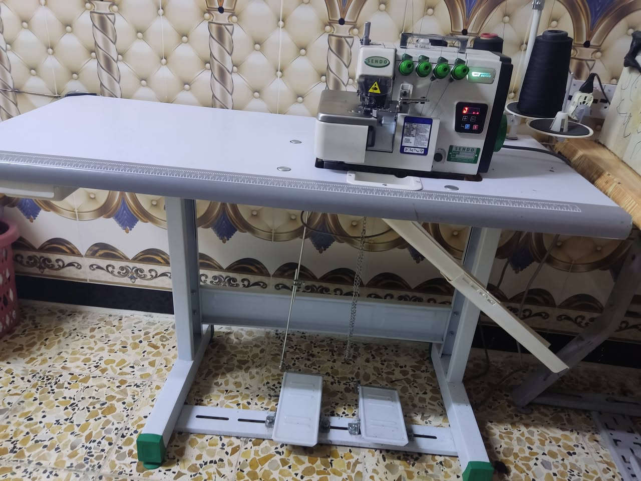 مكينه خياطه+ اوفر صناعي كاتم للصوت إستعمال قليل جدآ أقل من شهر
للبيع العنوان موصل سوق النبي يونس 
للتواصل ***********
