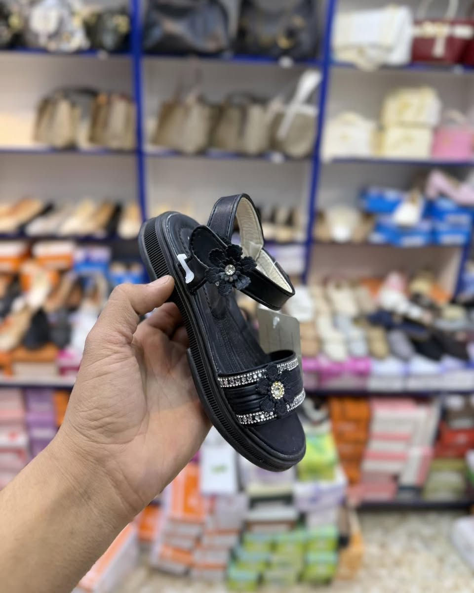 صندل بناتي سعر القطعه 5.000 فقط خفيف ومريح جداً
قياس 35/34/33/32/31 العنوان واسط قضاء الحي شارع قبة الصخرة مقابل مجمع سنفورة  #القلعة_للاحذية #احذية_القلعة


**إذا كنت صاحب هذا الإعلان وتريد حذفه لأي سبب، رجاءا أرسل رسالة إلى الدعم الفني**