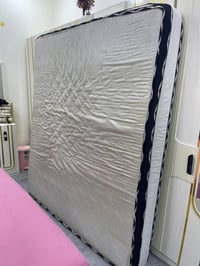 سرير • نضيف