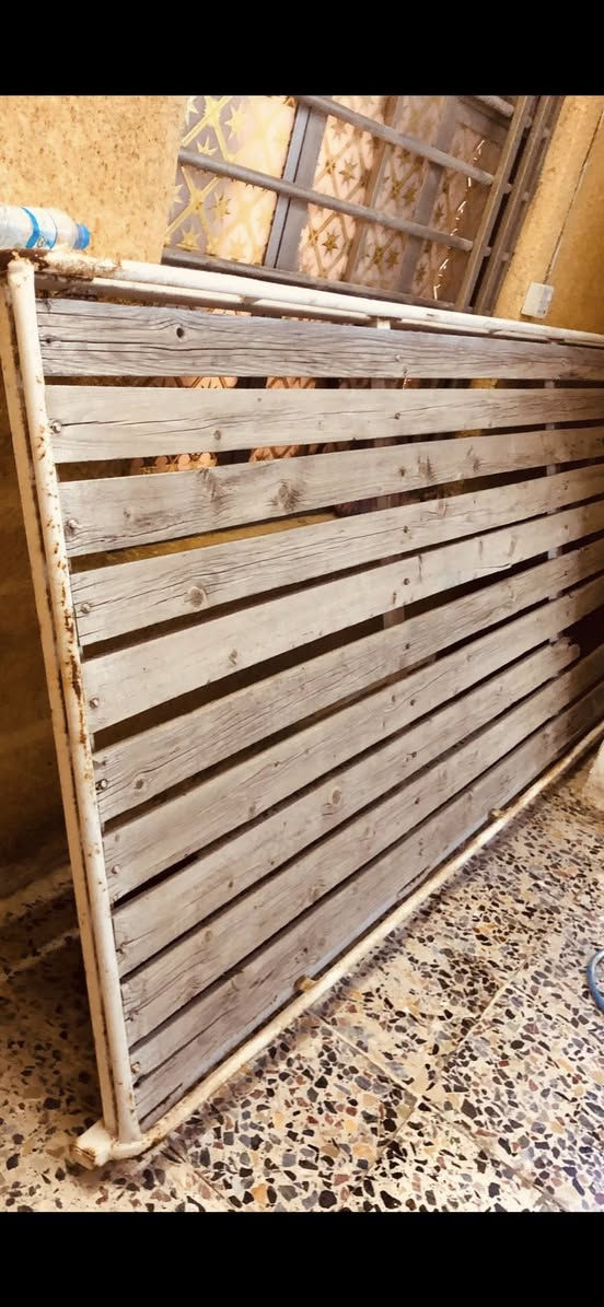 السلام عليكم
سيبايه نيسان عاليه 

ب١٠٠ وبيهه مجال 

***********

مدينه الصدر
