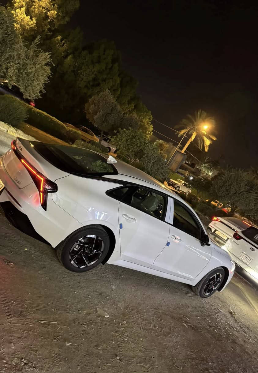 السلام عليكم k5 2024 للبيع فقط
رقم بابل ماشيه 24 الف كيلو
بأسمي تحويل مباشر
كفاله عامه عدا صبغ اقل شبر بالدعاميه اثر شخط وموجودة صورة قبل الصبغ
مواصفات نص فول 
لد امامي خلفي بصمة تشغيل عن بعد ويل ١٧  كشن كهرباء شاشه متصل الخ 
السعر 227 وبيها مجال
للاستفسار ***********
