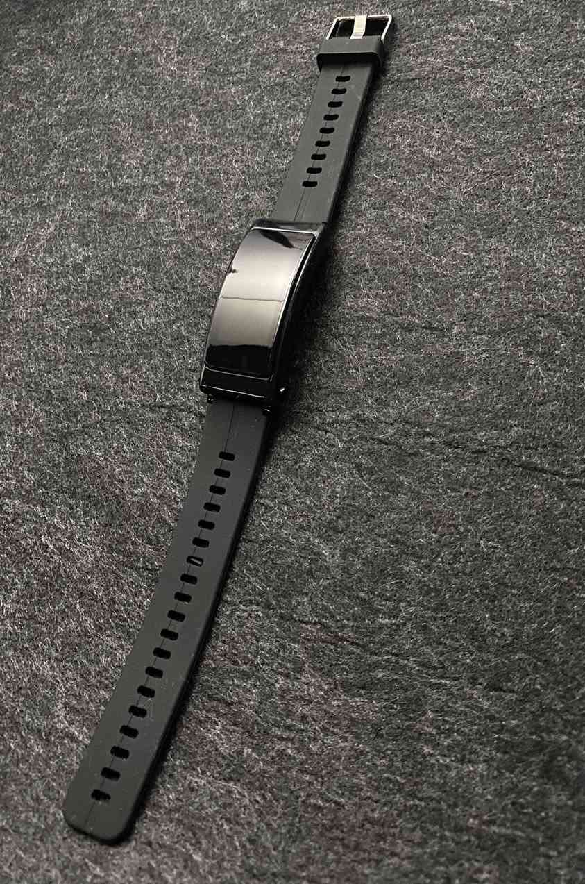 ⌚ ساعة ذكية وايربود بنفس الوقت أنيقة كواليتي مرتب ودقّة الشاشة عالية
جديد غير مستخدم بالكارتون والشاشة بعدها باللزكه
تستخدم كـ ساعة بشكل عام او سماعة منفصلة بلوتوث 
كلش حلوه باللبس 

✅ عدّاد خطوات
❤️ قياس نبضات القلب
🔥 حساب السعرات الحرارية
⏰ عرض الوقت والتاريخ والمنبه
📱 متوافقة ويا أندرويد و iOS
💧 مقاومة لرذاذ الماء
🔋بطارية تدوم لفترة طويلة حتى اكثر من 48 ساعة بشرط 

للاستفسار راسلني

#ساعة_ذكية #SmartWatch #رياضة #اكسسوارات #عروض #تقنية #ساعة_رياضية


**إذا كنت صاحب هذا الإعلان وتريد حذفه لأي سبب، رجاءا أرسل رسالة إلى الدعم الفني**