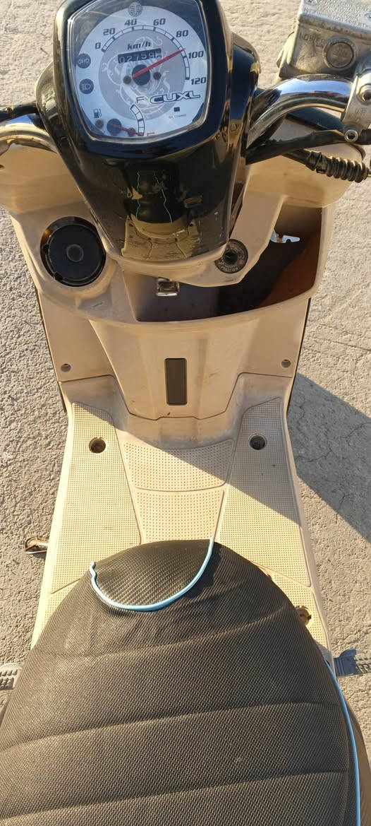 السلام عليكم دراجة بوليسي مفتوحه مكينة تخبل نهضه وسرعه سلف هندر كهربائيات دراجة كلش  حلوه السعر 550 ناصريه المركز *********** مستعجل ع بيع
