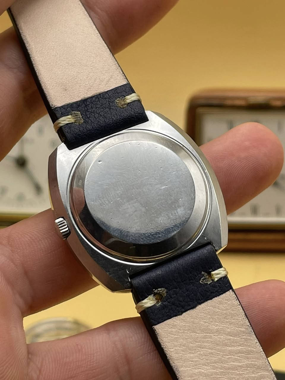 -Iwc (Internal) Classic watch 1960 production

-يا الله شاهد جمال الودلال من (iwc) نوادر جداً الكيس من الفولاذ المقاوم للصدى 

-مقاس ٣٦ / السير البوك مستبدل 

-مكينه مرعبه اوتوماتيك ٨٥٤١ 

-جميع التفاصيل اصليه عدا السير البوك مستبدل

السعر خاص او واتساب *********** 

يوجد توصيل لجميع محافظات العراق توصيل ٥ داخل العراق والى الأردن ١٥ دولار والى سوريا ١٥ دولار
