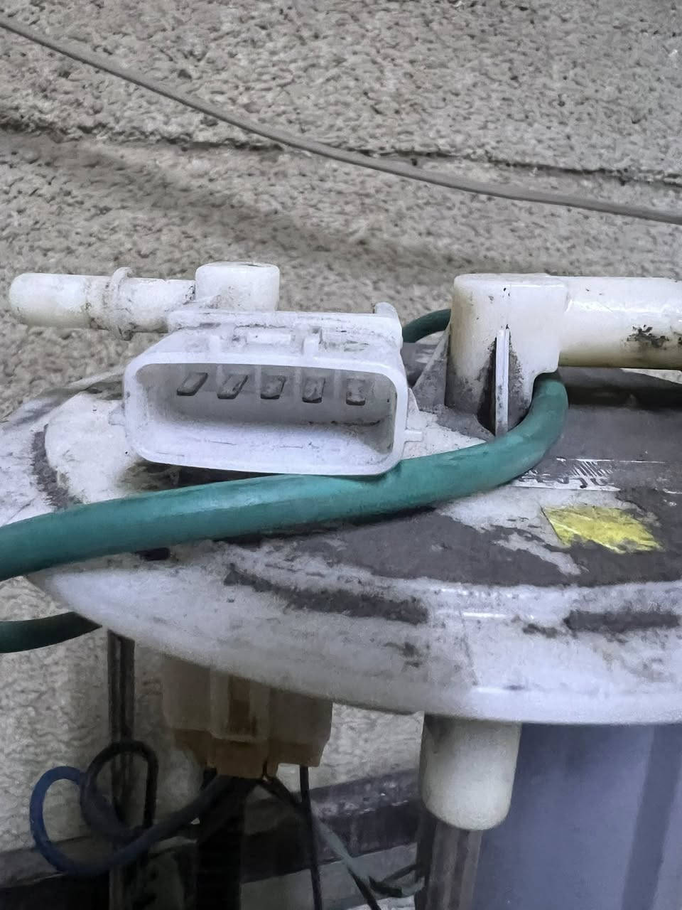 عبوة فيت بم نيسان ارمادا نقصها فقط الطوافة مال كصة وابد مستعملتها 
***********
