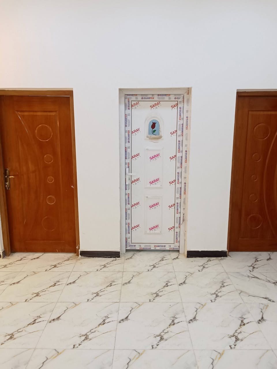 بيت لبيع مساحه 100 متر ركن وجه واحد طابقين بناء جديد بعده محد ساكن بيه حي الفداء فرع  الصيدلية بدور سعر 150 و بيه مجال استفسار صاحب البيت ***********
