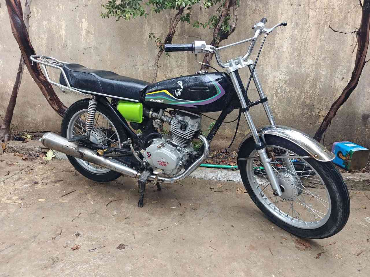 بارت للبيع محرك نشط اخرس لاصرف ولادخان سعر 200وبيه مجال قليل استفسار 0781 685 7614
