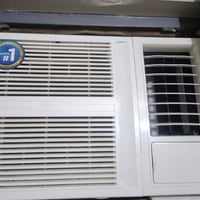 مكيف للبيع ٢ طن جديد صارله اقل من الشهر  07783209830