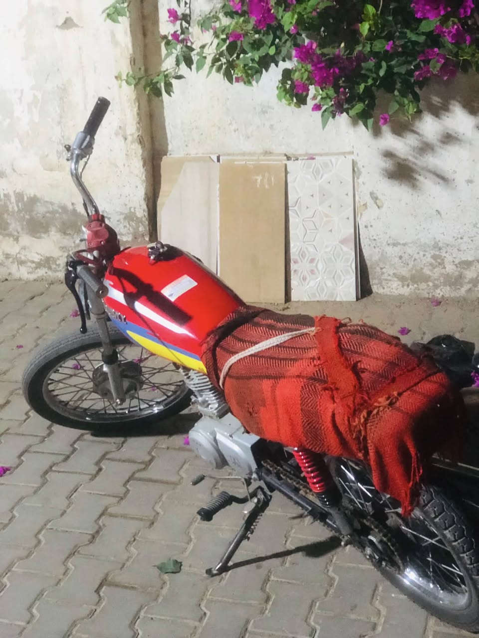 دراجه ٢٢ محرك بيه صوت كلك السعر٣٥٠ مكفوله من سرقه


**إذا كنت صاحب هذا الإعلان وتريد حذفه لأي سبب، رجاءا أرسل رسالة إلى الدعم الفني**