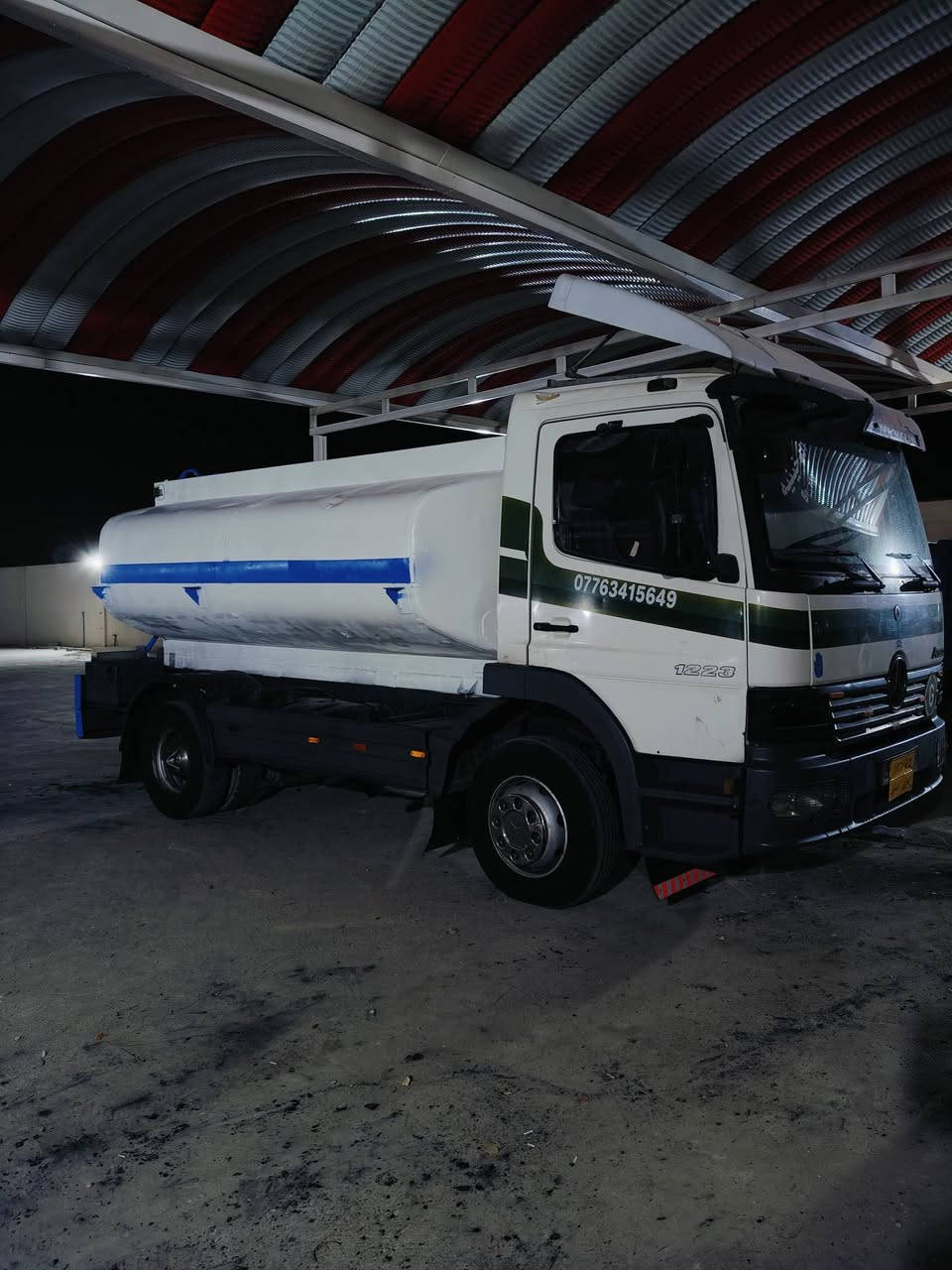 السلام عليكم اتيكو للبيع مديل 2002 سياره جاهزه ما ناقصهه اي شي تانكي استل استيل حموله تسعه وتلثميه بس الشراي يخابر ***********
