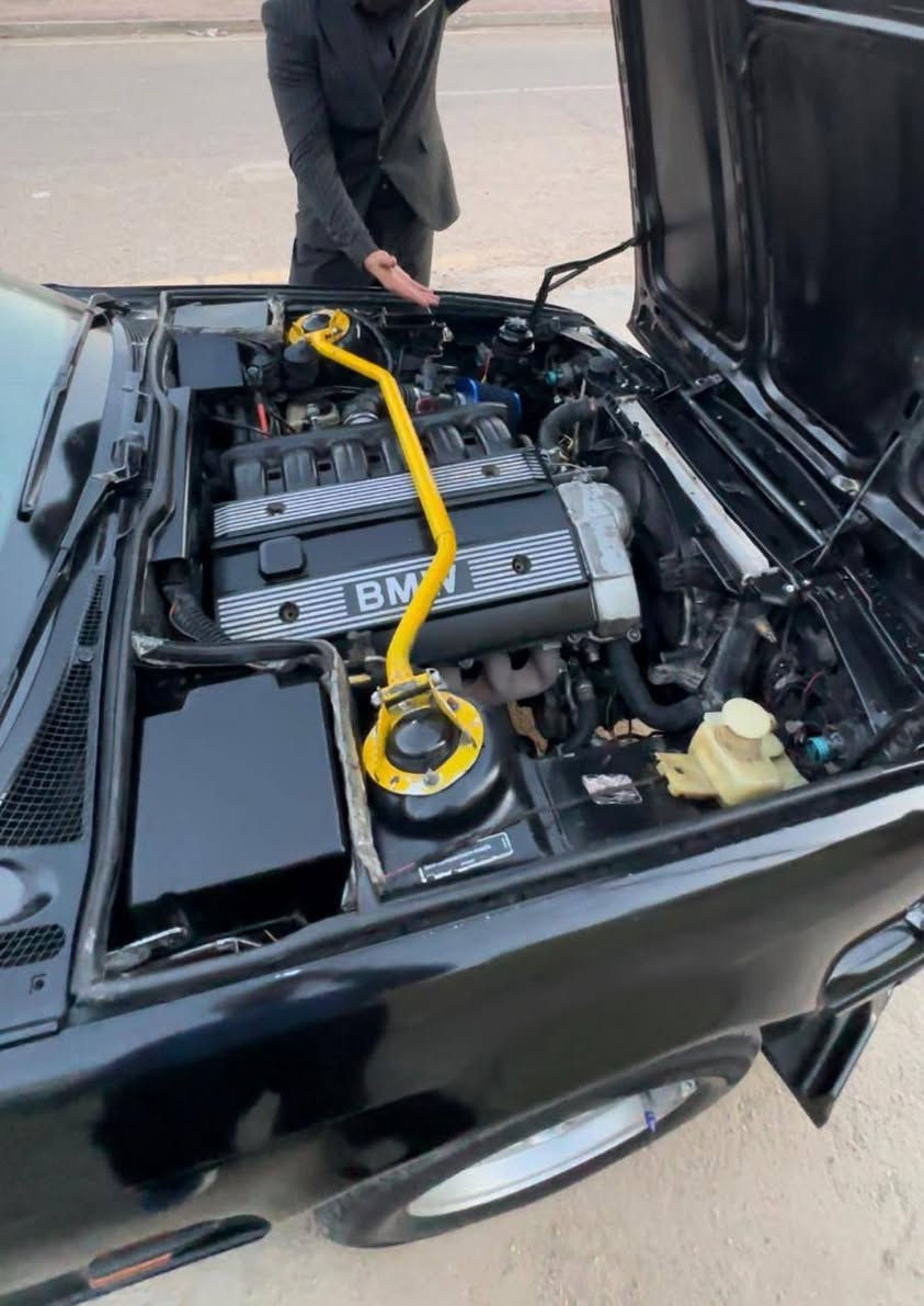 السلام عليكم  
شباب السياره للبيعBMW 525  مسكر فانوس🥇 صبغ جماليه بدون ضربه 
 محرك كير اكسل  🆕 كفاله
حداديه جديده
 تبريد شغال 
كهربائيات كلهه شغاله 
تخم تاير بلجيس 
3دعاميه إماميه M✅

4دعاميه خلفيه M✅

5لايت زينون الناصي ثلجي ❄️ ولعالي شمسي ☀️✅
6سلايت روف فقط دشلي مال الماطور 
يعتازله تبديل 

 موديل1994
رقم اربيل بسمي تحويل ثاني يوم  😇
10تبريد ثلج ❄️ حماوه جوه النص  لبي ام معروف بعد 
غرفه جديده  مخمل 
🤍🤍
12ايرباكا بالدشبول وبالدركه 🎈 
13سياره بدون اي ضرر لاكص ولا ضربه فقط صبغ جماليه💎
السعر 78 وبيهه مجال 

مو شراي لاتعامل .

رقم الهاتف *********** 

🔻🔻🔻

***********

 شباب خاص
 ماجاوب 
الموقع 📍محموديه تقاطع العزاب 
— ‏￼
