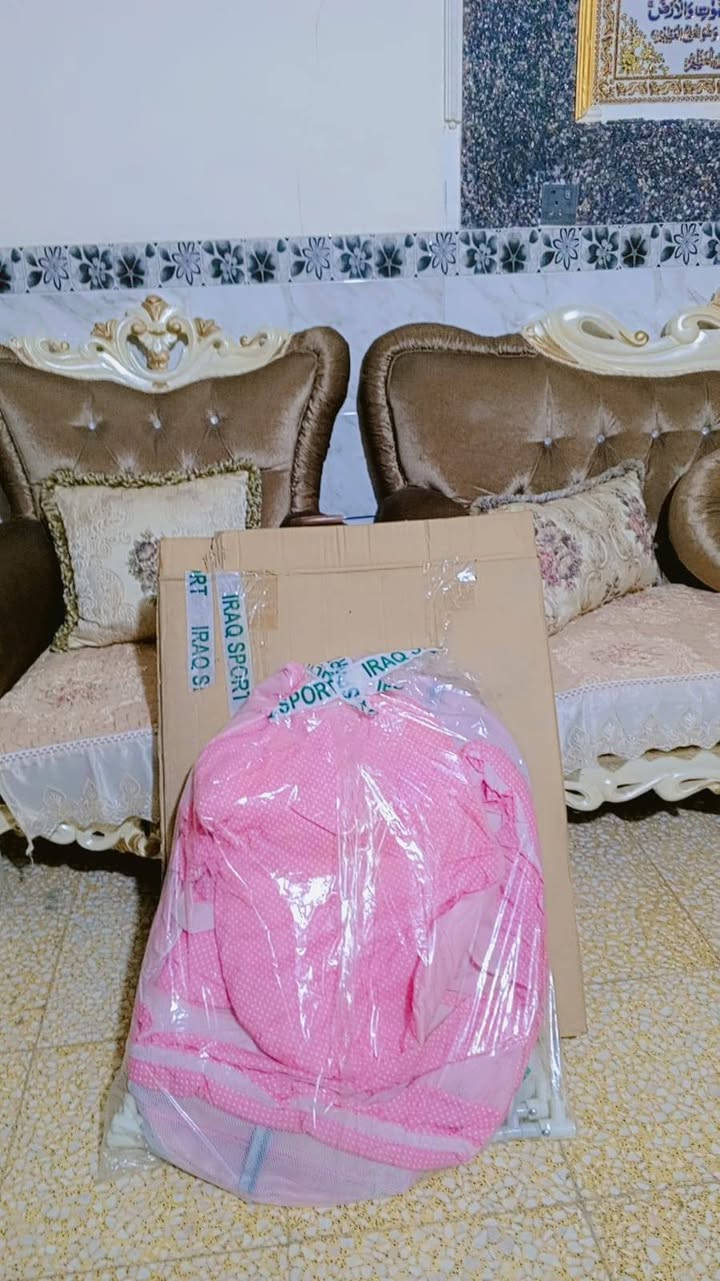 كاروك أو جربايه طفل مامستخدم بعده بكارتونه 
لون وردي شراي خاص..


**إذا كنت صاحب هذا الإعلان وتريد حذفه لأي سبب، رجاءا أرسل رسالة إلى الدعم الفني**
